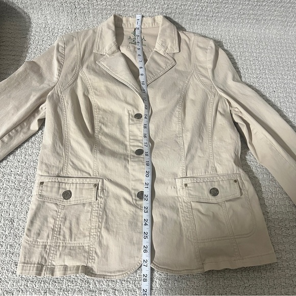 Frank Walder Chic Women's Cream Blazer - Picture 7 of 9